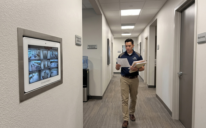 Security Company Replaces iPads Chooses Cybernet 10" All in One PC